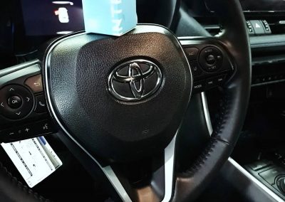 Auto Detailer Studio: Servicio de detailing de vehículos en Cuenca, Ecuador, con instalación de nano grafeno para protección de pintura. Auto Detailing Services in Cuenca Ecuador.