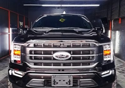 Auto Detailer Studio: Servicio de detailing de vehículos en Cuenca, Ecuador, con instalación de nano grafeno para protección de pintura. Auto Detailing Services in Cuenca Ecuador.