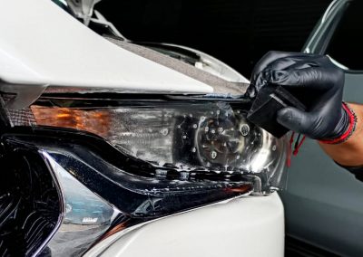 Auto Detailer Studio: Servicio de detailing de vehículos en Cuenca, Ecuador, con instalación de nano grafeno para protección de pintura. Auto Detailing Services in Cuenca Ecuador.